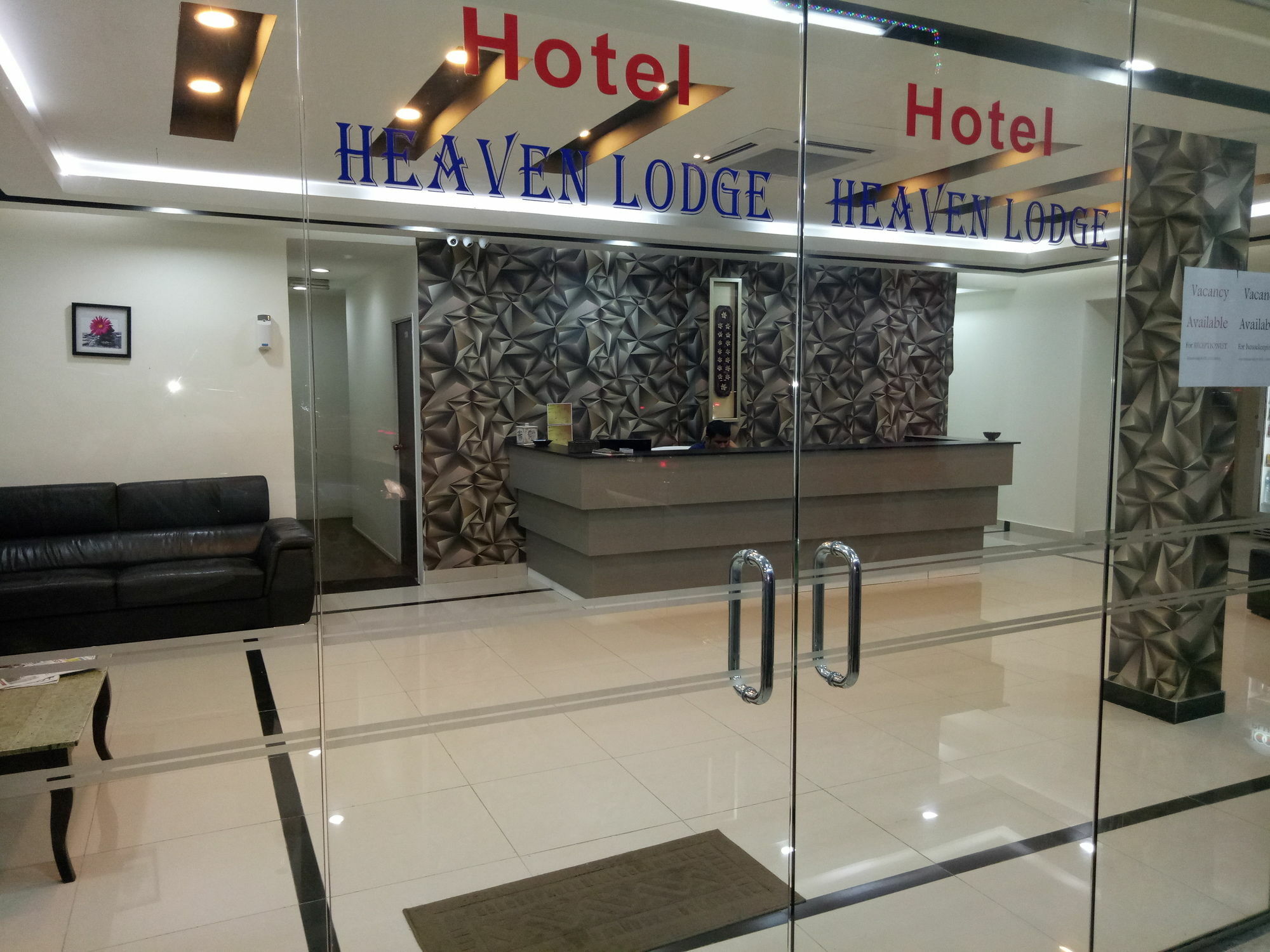 Heaven Hotel 2*